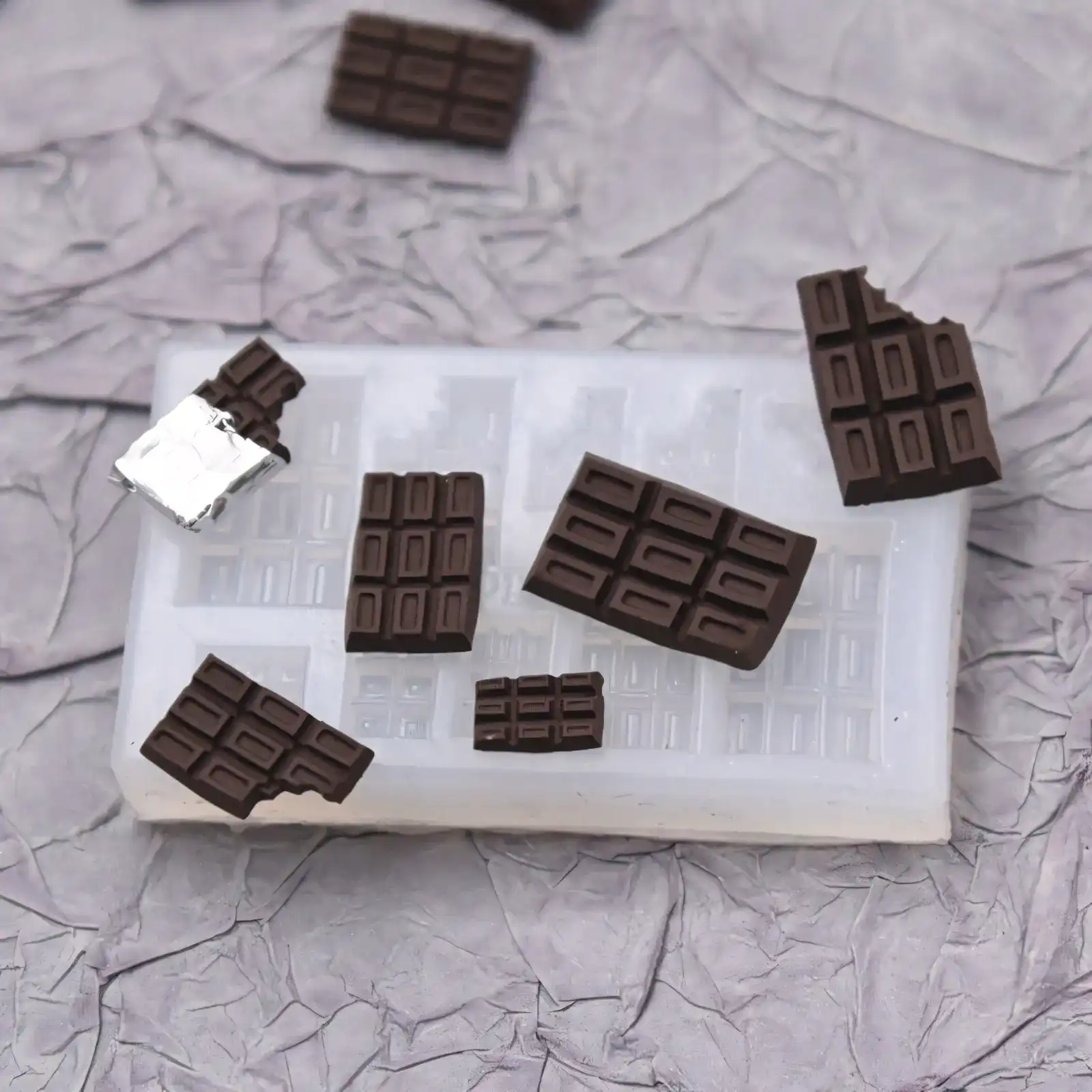 Quick Chocolate Clay Molds - Effortlessly Craft Mini Chocolate Blocks Quick Chocolate Clay Molds - Effortlessly Craft Mini Chocolate Blocks