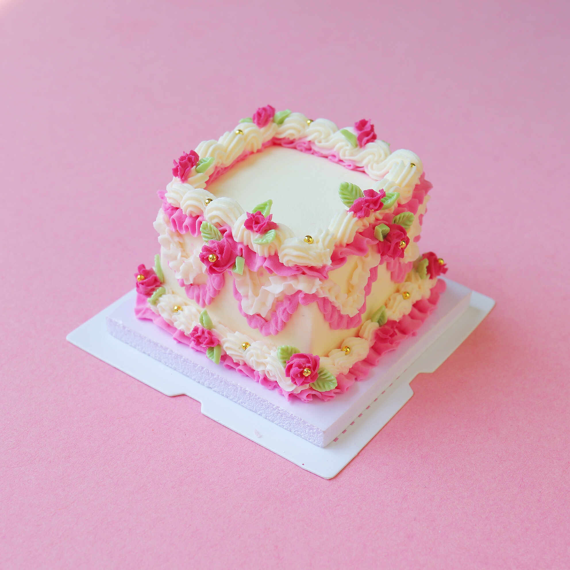 Flexible Mini Clay Cake Kit: Two Base Options with Layered or Square Design Flexible Mini Clay Cake Kit: Two Base Options with Layered or Square Design - Image 4