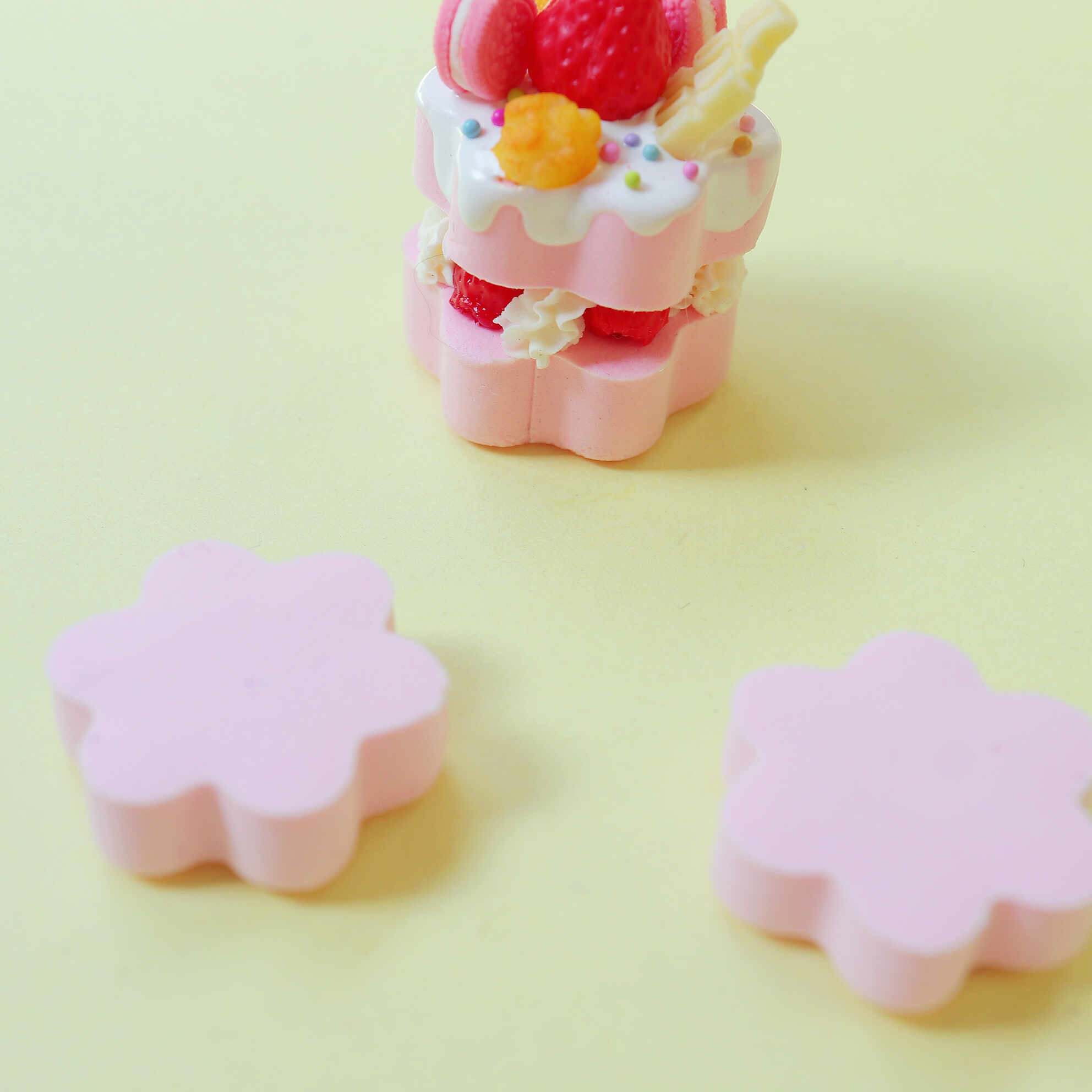 Elegant Pink Floral Clay Bases: Perfect for Mini Cake Creations Elegant Pink Floral Clay Bases: Perfect for Mini Cake Creations - Image 4