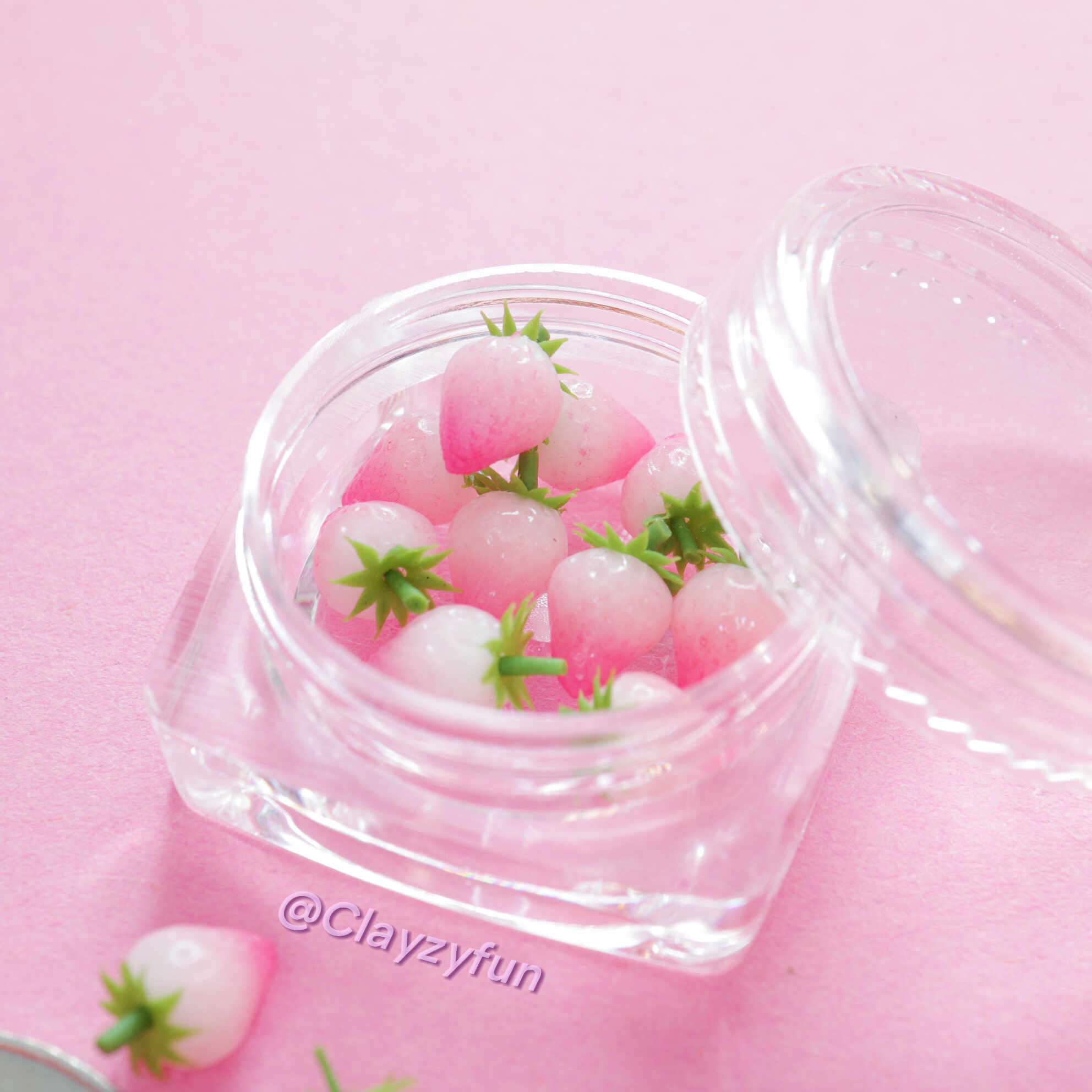 Miniature Pastel Strawberries: A Box of Sweet Clay Creations(15 packs) Miniature Pastel Strawberries: A Box of Sweet Clay Creations(15 packs) - Image 4