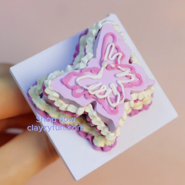 Mini Butterfly Bliss Cake Kit: A Touch of Pastel Elegance