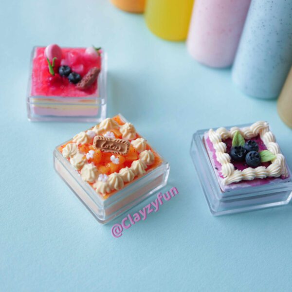 Alternative view of Simulated Transparent Fruit Jam with Realistic Fruit Pieces