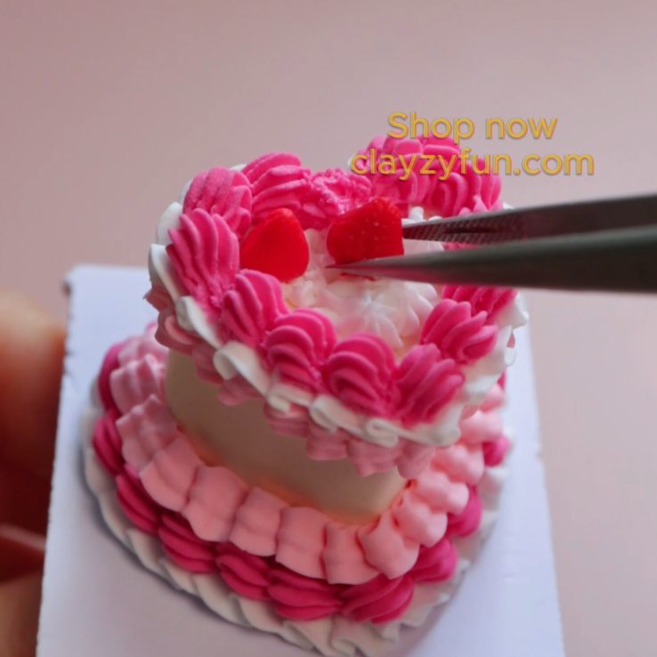 Charming Tall Heart Cake Clay Kit with Pink and White Buttercream Swirls Charming Tall Heart Cake Clay Kit with Pink and White Buttercream Swirls - Image 5