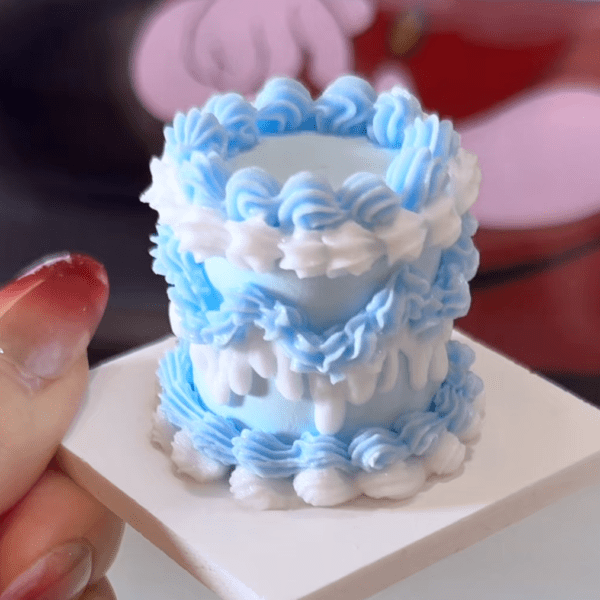 Home Blue & White Mini Clay Cake Base (Handmade Miniature Decor)